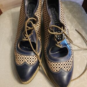 L'artiste womens shoe